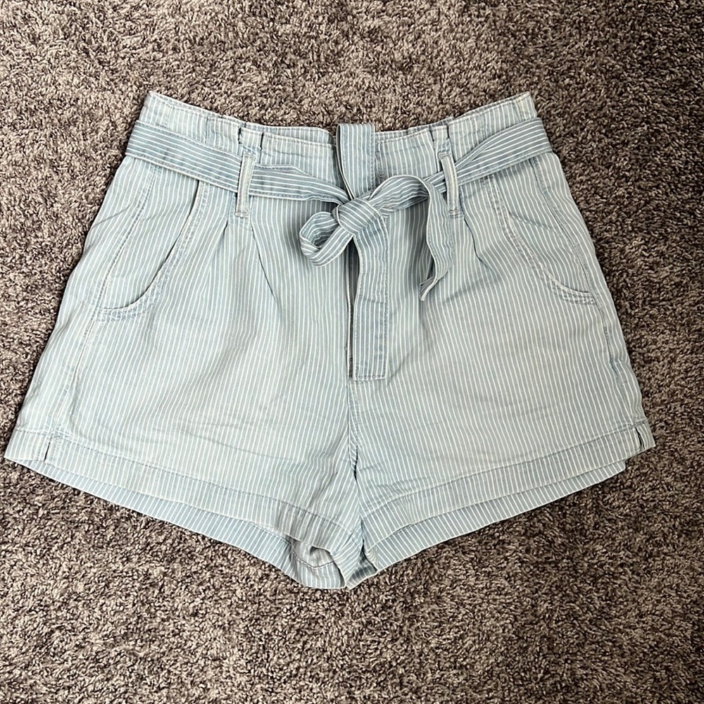 American Eagle Mom Short